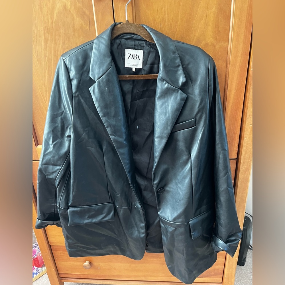 Zara XL Leather blazer with light shoulder pads